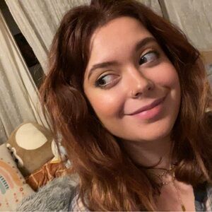 Like to be notified when I go LIVE!! 🤩 Share your items + join the share show!